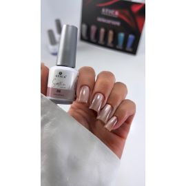 Сатинова колекція ATICA Satin Cat’s Eye — 6 гель-лаків із магнітним ефектом. Ніжне шовкове сяйво, глибокі переливи та вишуканий дизайн «котяче око» для елегантного манікюру.